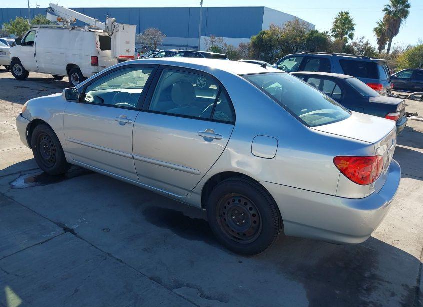 Photo 3 of 2005 Toyota Corolla LE (VIN 1NXBR32EX5Z421941)