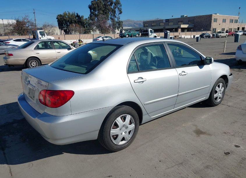 Photo 4 of 2005 Toyota Corolla LE (VIN 1NXBR32EX5Z421941)