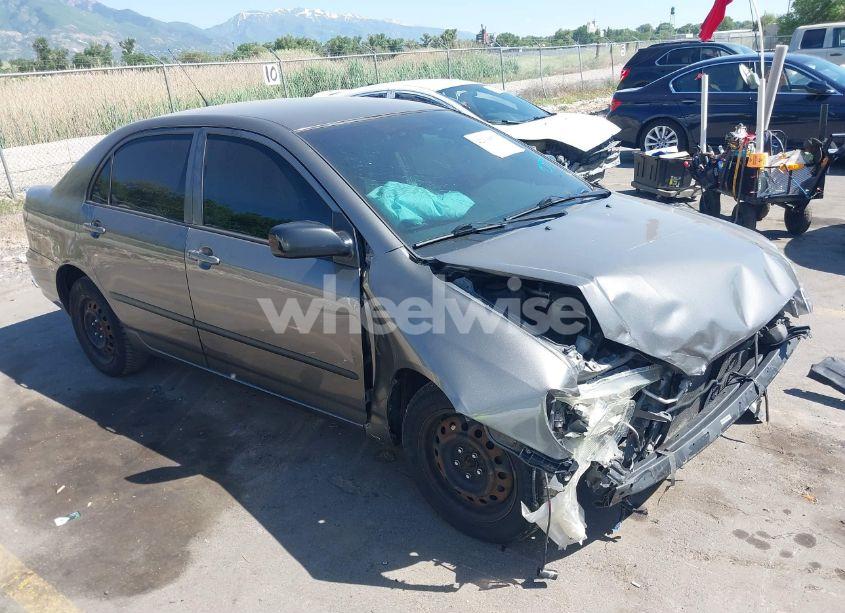 2005 Toyota Corolla CE (VIN 1NXBR32EX5Z432941) main photo