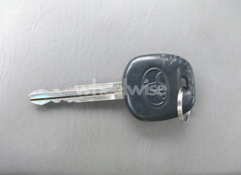 Photo 11 of 2005 Toyota Corolla CE/LE/S (VIN 1NXBR32EX5Z506262)