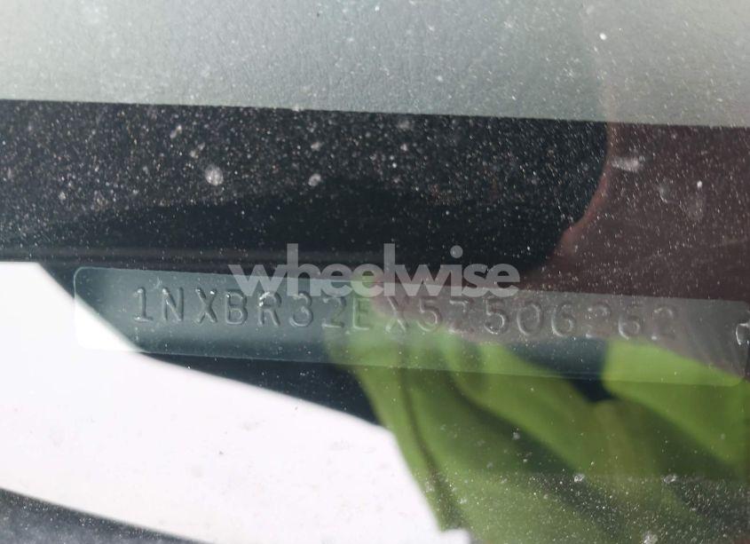 Photo 9 of 2005 Toyota Corolla CE/LE/S (VIN 1NXBR32EX5Z506262)