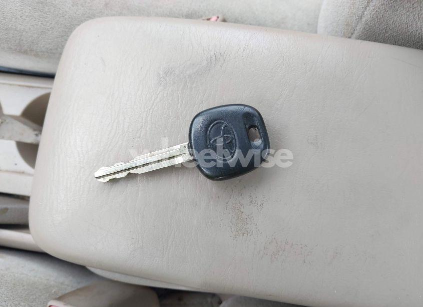 Photo 11 of 2005 Toyota Corolla CE (VIN 1NXBR32EX5Z544462)