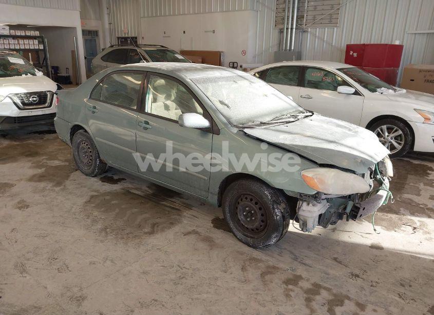 2005 Toyota Corolla LE (VIN 1NXBR32EX5Z546079) main photo