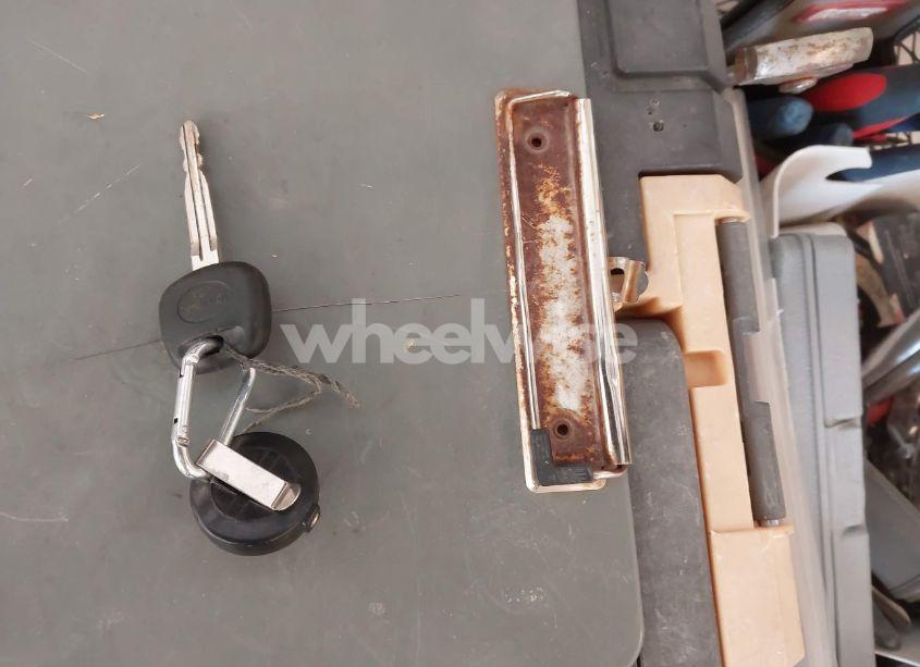 Photo 11 of 2005 Toyota Corolla LE (VIN 1NXBR32EX5Z546079)