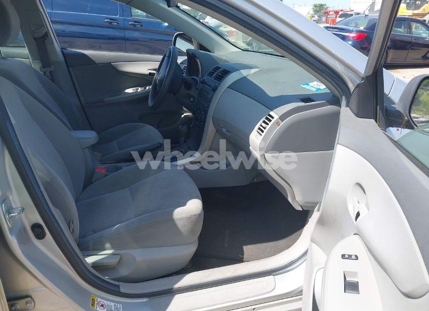 Photo 5 of 2009 Toyota Corolla LE (VIN 1NXBU40E09Z010447)