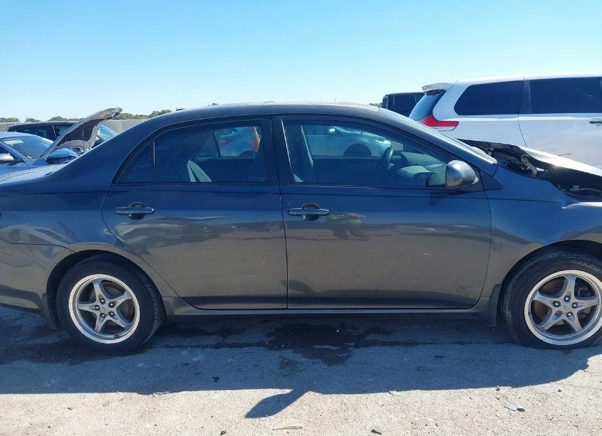 Photo 13 of 2009 Toyota Corolla XLE (VIN 1NXBU40E09Z042279)
