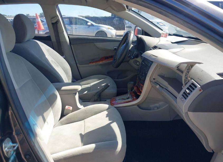 Photo 5 of 2009 Toyota Corolla XLE (VIN 1NXBU40E09Z042279)