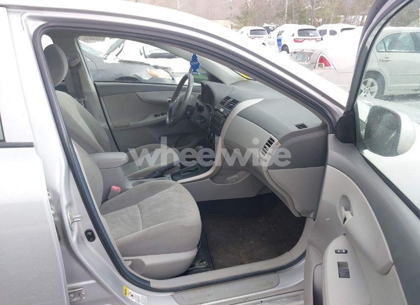 Photo 5 of 2009 Toyota Corolla LE (VIN 1NXBU40E09Z053248)