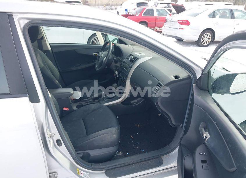 Photo 5 of 2009 Toyota Corolla S (VIN 1NXBU40E09Z064511)