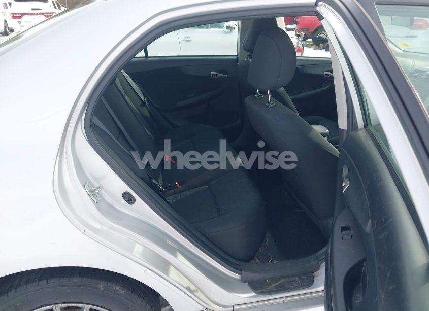 Photo 8 of 2009 Toyota Corolla S (VIN 1NXBU40E09Z064511)