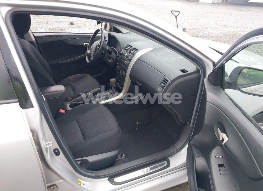 Photo 5 of 2009 Toyota Corolla S (VIN 1NXBU40E09Z081213)