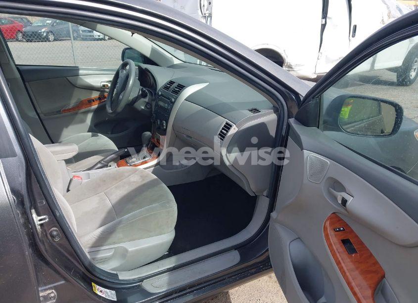 Photo 5 of 2009 Toyota Corolla XLE (VIN 1NXBU40E09Z122729)