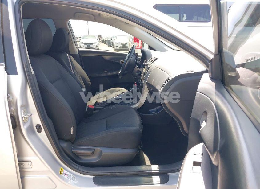 Photo 5 of 2009 Toyota Corolla S (VIN 1NXBU40E09Z153513)