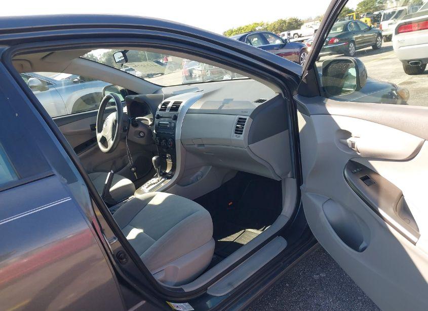 Photo 5 of 2009 Toyota Corolla XLE (VIN 1NXBU40E19Z014359)