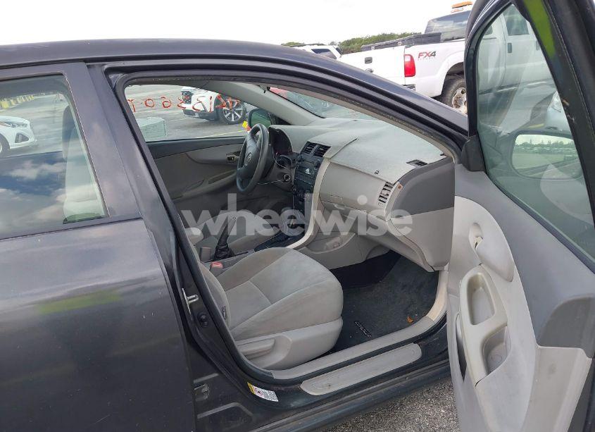 Photo 5 of 2009 Toyota Corolla (VIN 1NXBU40E19Z016810)