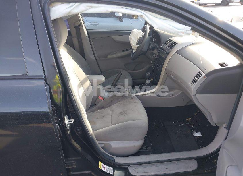 Photo 5 of 2009 Toyota Corolla LE (VIN 1NXBU40E19Z032229)