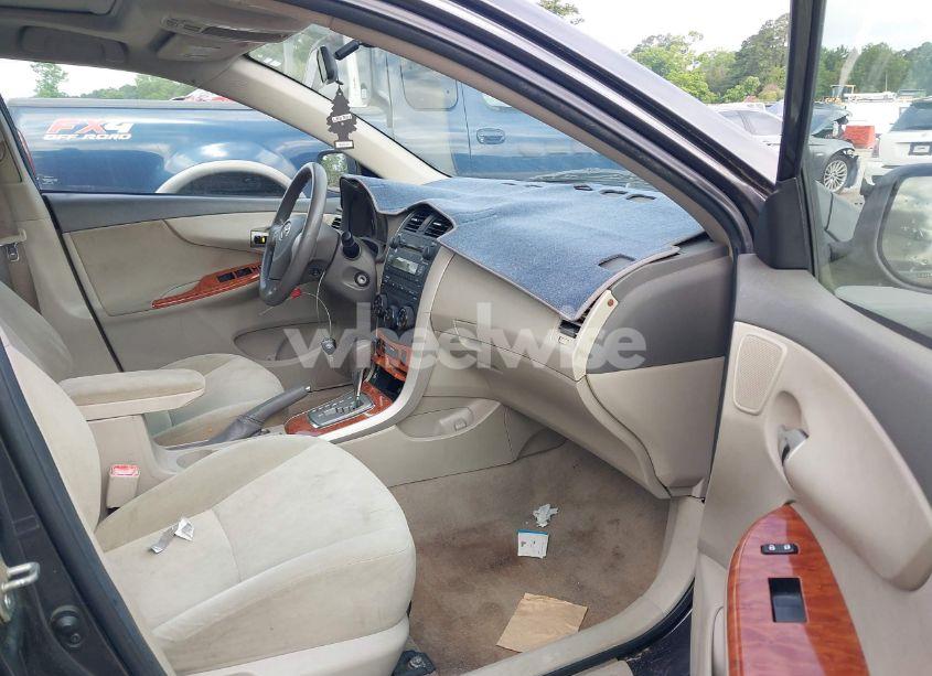 Photo 5 of 2009 Toyota Corolla XLE (VIN 1NXBU40E19Z040976)