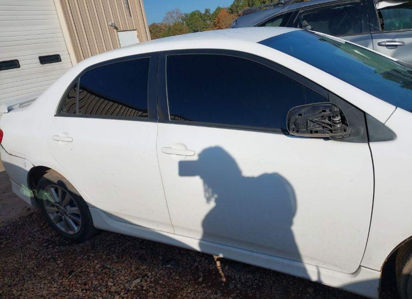 Photo 14 of 2009 Toyota Corolla S (VIN 1NXBU40E19Z062721)