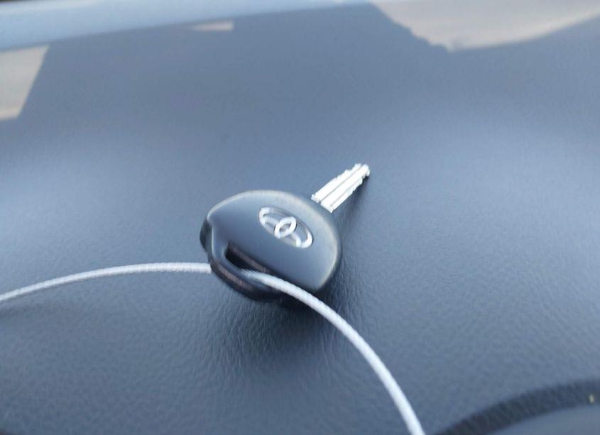 Photo 11 of 2009 Toyota Corolla S (VIN 1NXBU40E29Z018727)