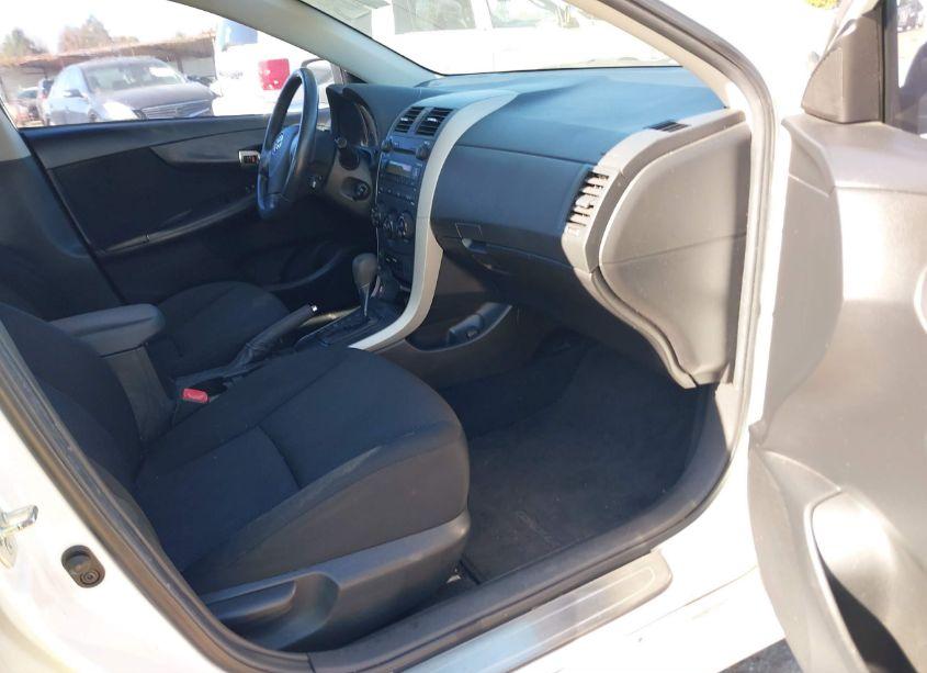 Photo 5 of 2009 Toyota Corolla S (VIN 1NXBU40E29Z018727)