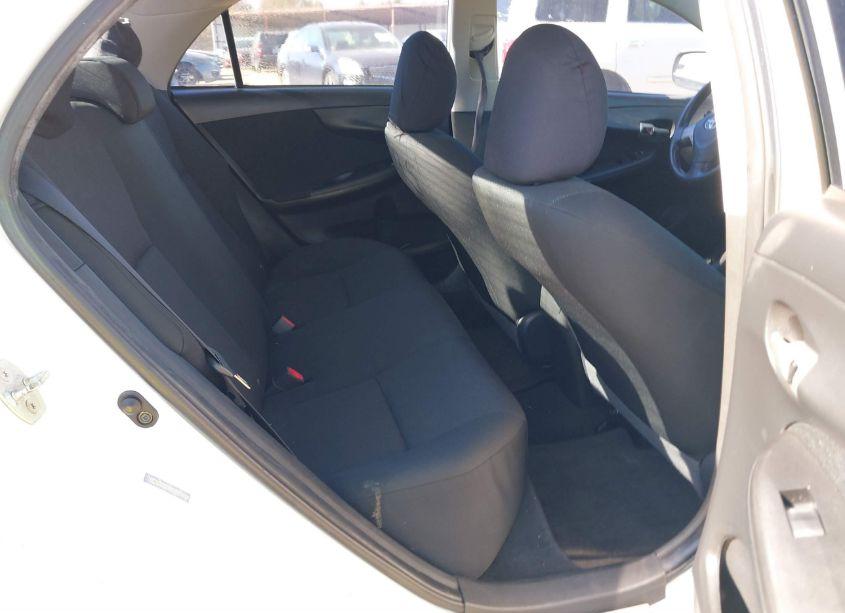 Photo 8 of 2009 Toyota Corolla S (VIN 1NXBU40E29Z018727)