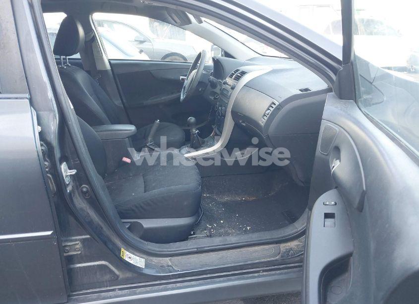 Photo 5 of 2009 Toyota Corolla S (VIN 1NXBU40E29Z036399)