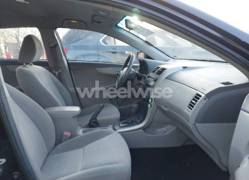 Photo 5 of 2009 Toyota Corolla (VIN 1NXBU40E29Z039982)