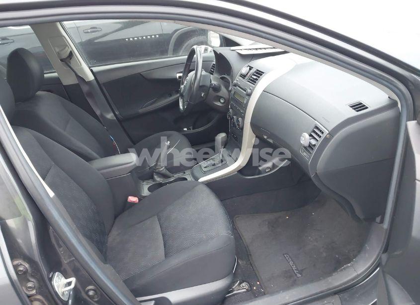 Photo 5 of 2009 Toyota Corolla S (VIN 1NXBU40E29Z052201)