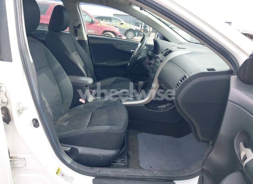 Photo 5 of 2009 Toyota Corolla S (VIN 1NXBU40E29Z067233)