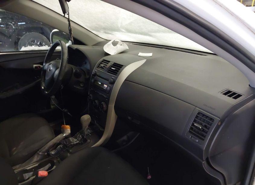 Photo 5 of 2009 Toyota Corolla S (VIN 1NXBU40E29Z068463)