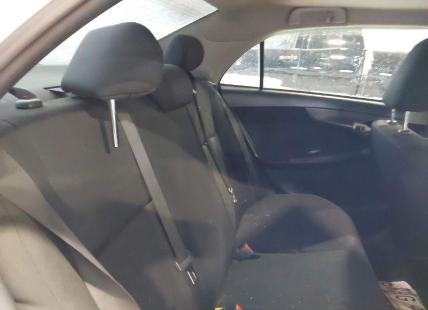 Photo 8 of 2009 Toyota Corolla S (VIN 1NXBU40E29Z068463)