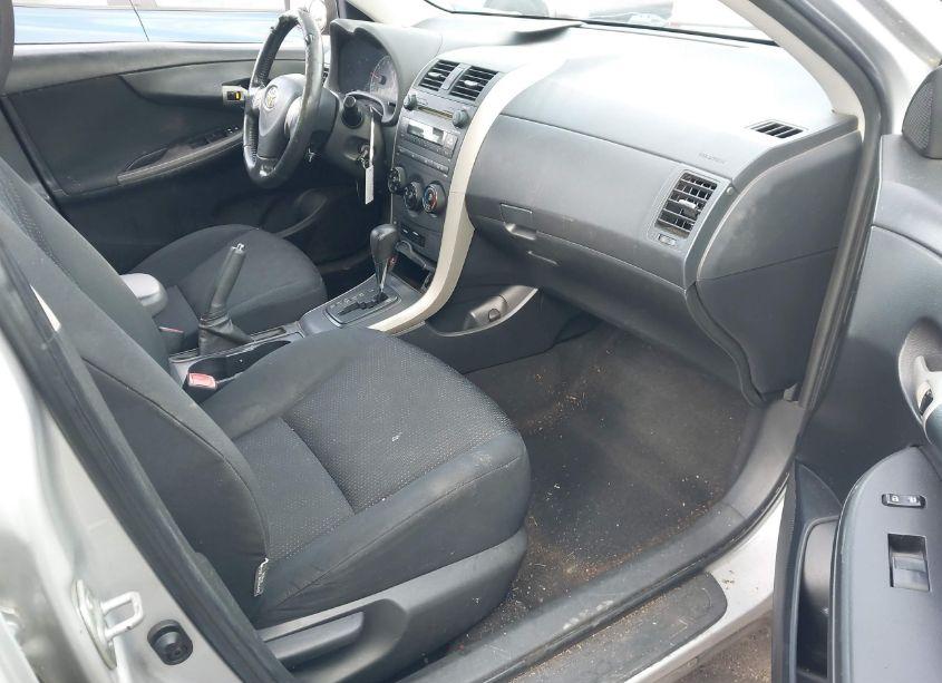 Photo 5 of 2009 Toyota Corolla S (VIN 1NXBU40E29Z128287)