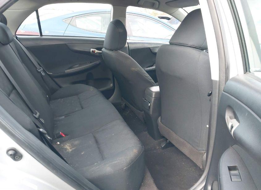 Photo 8 of 2009 Toyota Corolla S (VIN 1NXBU40E29Z128287)