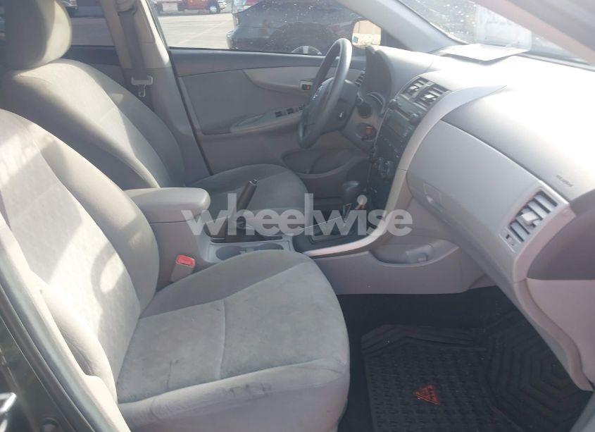 Photo 5 of 2009 Toyota Corolla LE (VIN 1NXBU40E29Z143324)