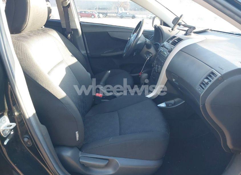 Photo 5 of 2009 Toyota Corolla S (VIN 1NXBU40E39Z050344)