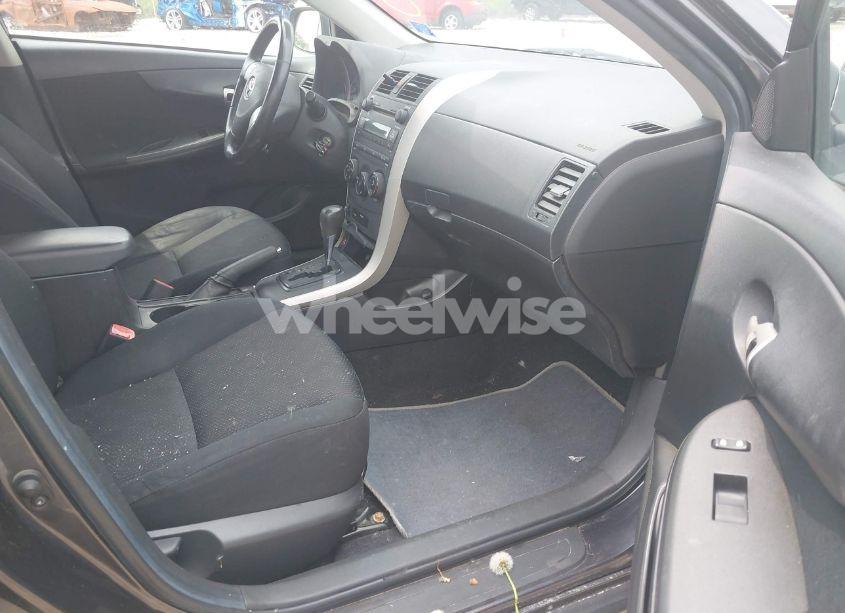 Photo 5 of 2009 Toyota Corolla S (VIN 1NXBU40E39Z111546)