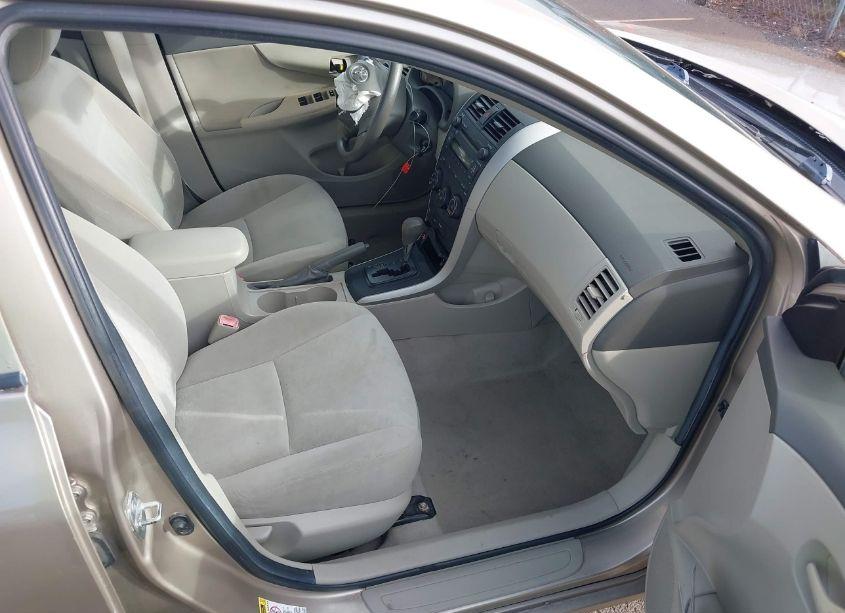 Photo 5 of 2009 Toyota Corolla LE (VIN 1NXBU40E39Z119484)