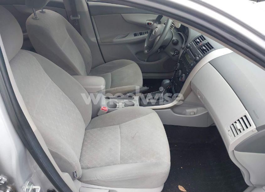 Photo 5 of 2009 Toyota Corolla LE (VIN 1NXBU40E39Z163694)
