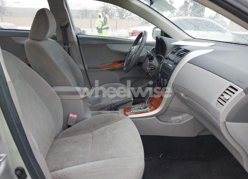 Photo 5 of 2009 Toyota Corolla XLE (VIN 1NXBU40E49Z022097)