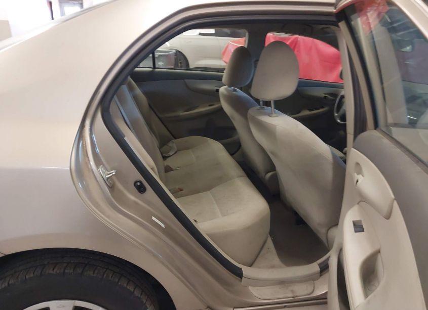 Photo 8 of 2009 Toyota Corolla LE (VIN 1NXBU40E49Z027834)