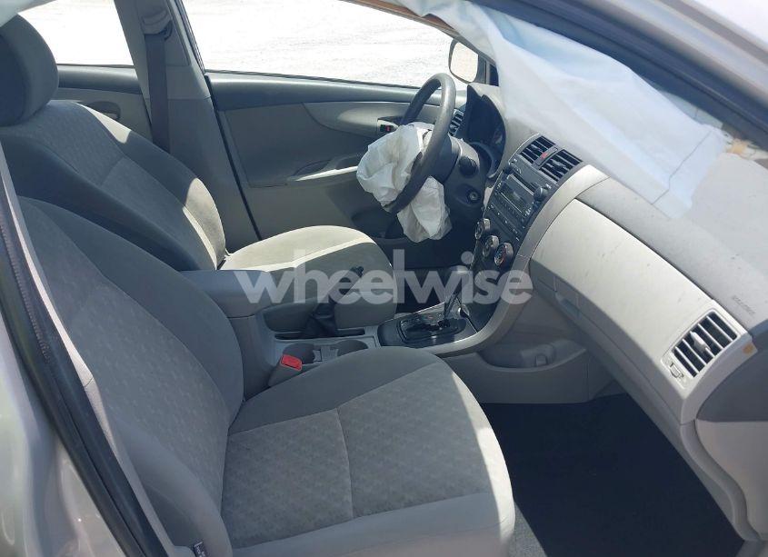 Photo 5 of 2009 Toyota Corolla LE/S/XLE (VIN 1NXBU40E49Z032192)