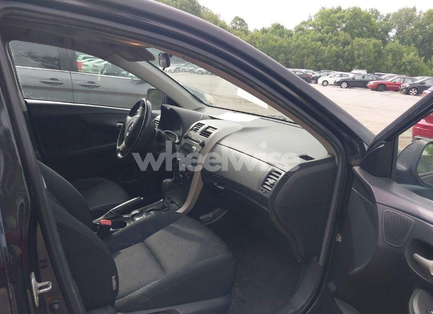 Photo 5 of 2009 Toyota Corolla S (VIN 1NXBU40E49Z035805)