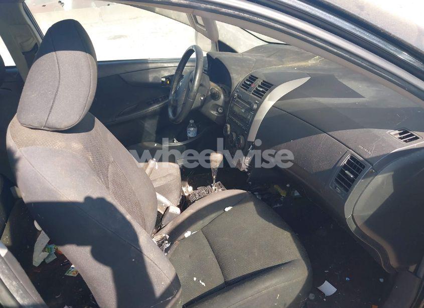 Photo 5 of 2009 Toyota Corolla S (VIN 1NXBU40E49Z067296)