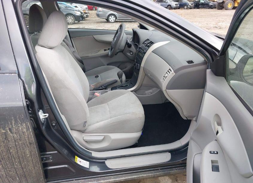 Photo 5 of 2009 Toyota Corolla LE (VIN 1NXBU40E49Z092408)