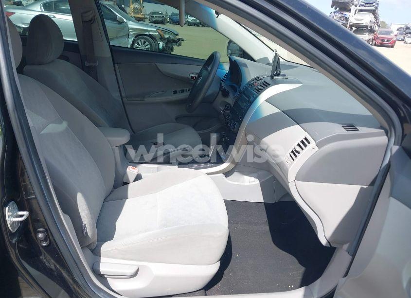 Photo 5 of 2009 Toyota Corolla LE (VIN 1NXBU40E49Z135158)