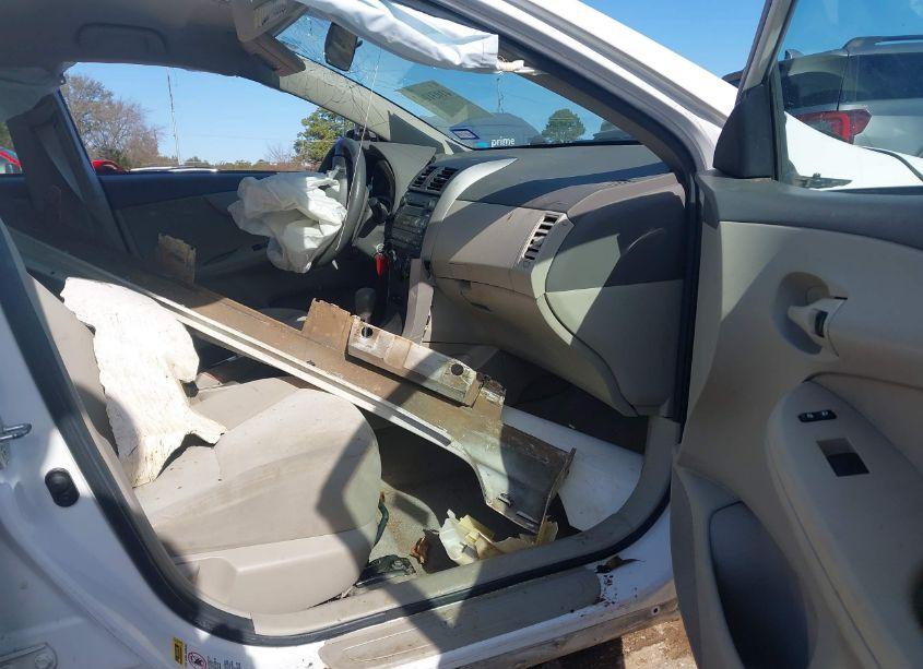 Photo 5 of 2009 Toyota Corolla LE (VIN 1NXBU40E49Z154714)