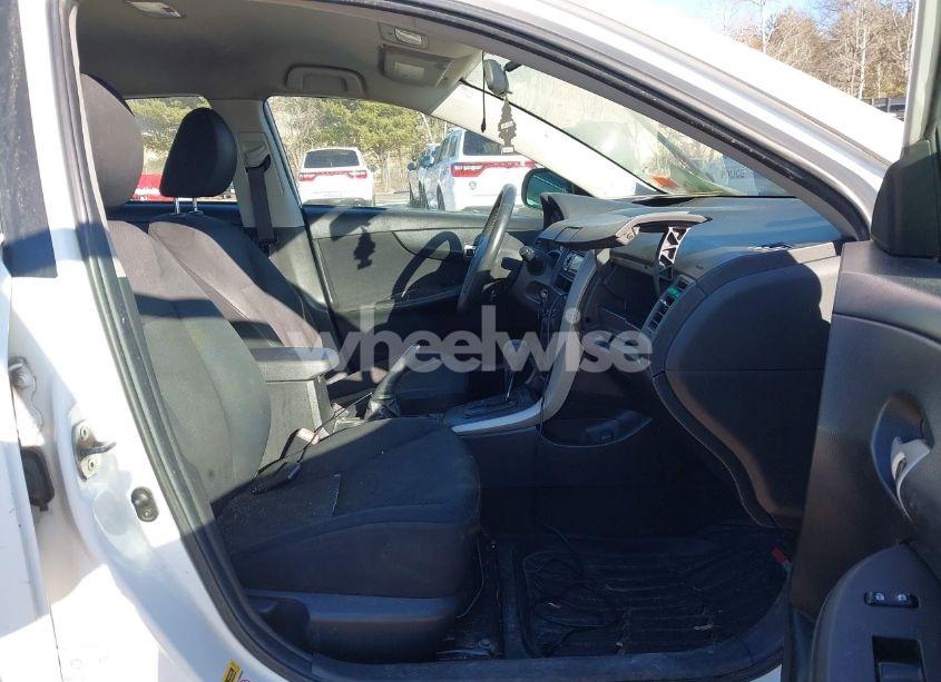 Photo 5 of 2009 Toyota Corolla S (VIN 1NXBU40E49Z157855)