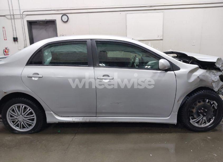 Photo 13 of 2009 Toyota Corolla S (VIN 1NXBU40E49Z164921)
