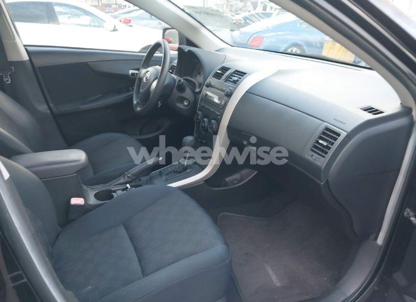 Photo 5 of 2009 Toyota Corolla S (VIN 1NXBU40E59Z010394)