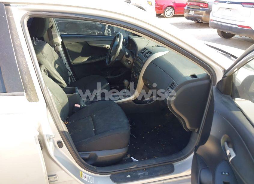 Photo 5 of 2009 Toyota Corolla S (VIN 1NXBU40E59Z142555)